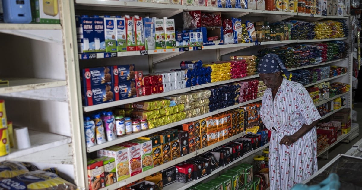 Cape Flats residents pushing back against extortionists targeting shop ...