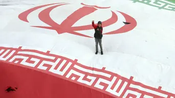 Iran vows 'crushing' attacks on US after Trump threats Iran vows 'crushing' attacks on US after Trump threats