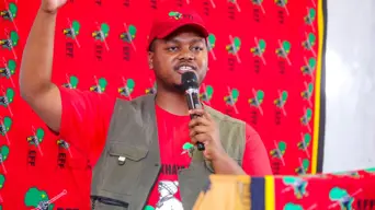 POLITRICKING | EFF student command’s Sihle Lonzi talks ‘VBS Floyd’, elections, and vetting prospective fighters POLITRICKING | EFF student command’s Sihle Lonzi talks ‘VBS Floyd’, elections, and vetting prospective fighters