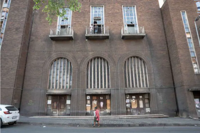 The now illegally occupied Presbyterian Church on the corner of Wolmarans Street in the Johannesburg CBD. Picture: Jacques Nelles/Eyewitness News The now illegally occupied Presbyterian Church on the corner of Wolmarans Street in the Johannesburg CBD. Picture: Jacques Nelles/Eyewitness News
