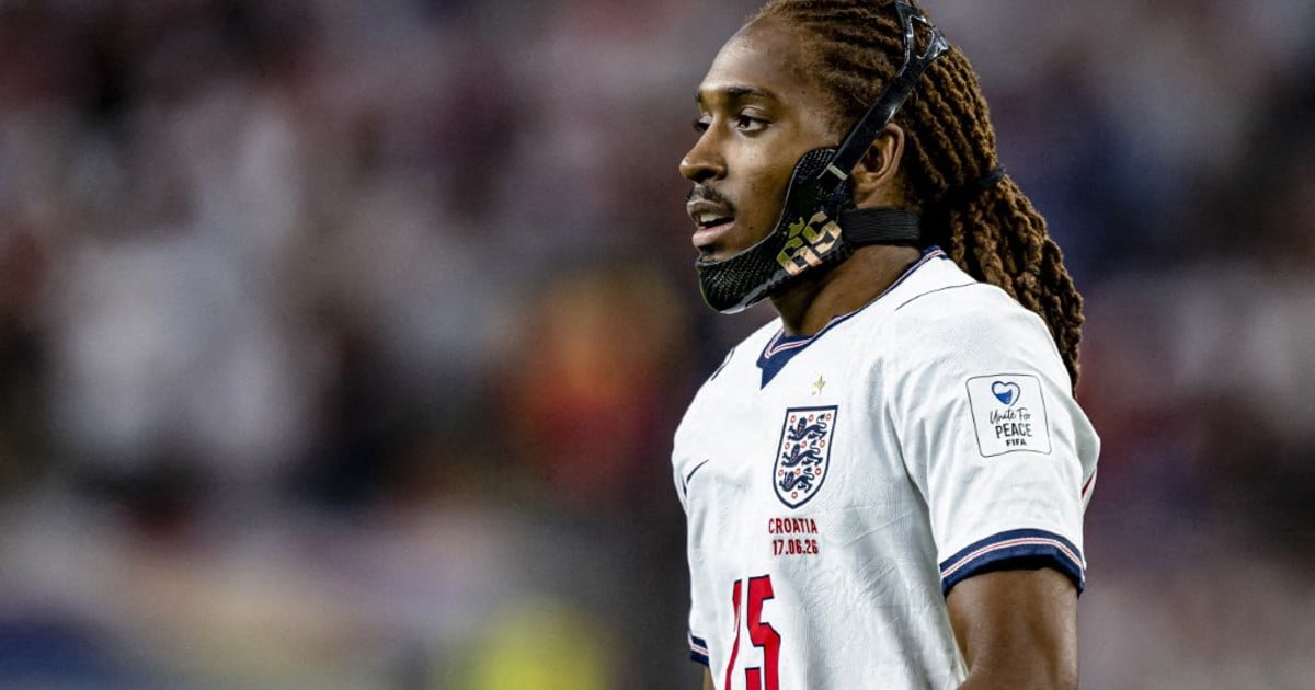 Why is England defender Djed Spence wearing a mask at the FIFA World Cup?