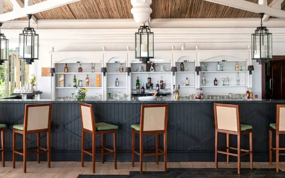 Offers the best of local gastronomy in a modern, yet elegant Offers the best of local gastronomy in a modern, yet elegant