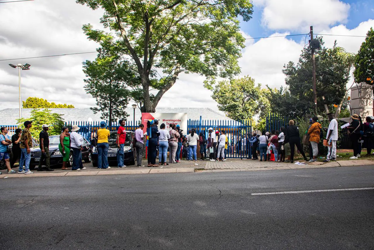 Parents queue at the Morningside Teachers Centre on the first day of school. Picture: Simphiwe Nkosi/EWN Parents queue at the Morningside Teachers Centre on the first day of school. Picture: Simphiwe Nkosi/EWN