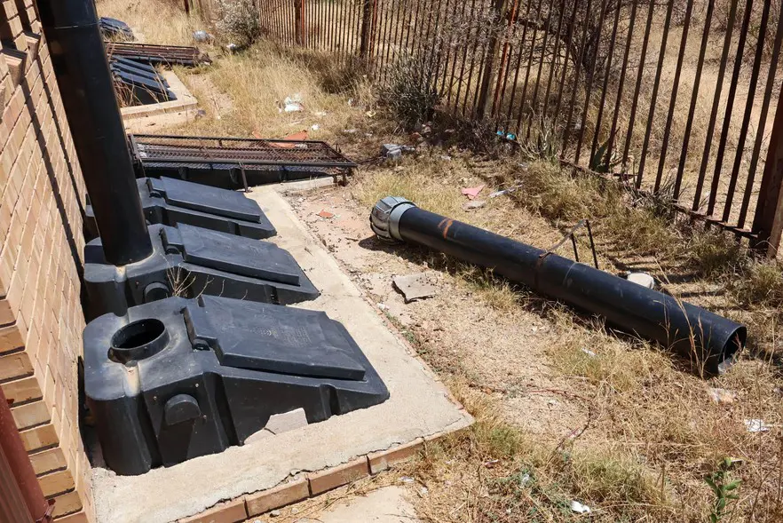 Pipes and vents are broken. Picture: Liezl Human @GroundUp News Pipes and vents are broken. Picture: Liezl Human @GroundUp News