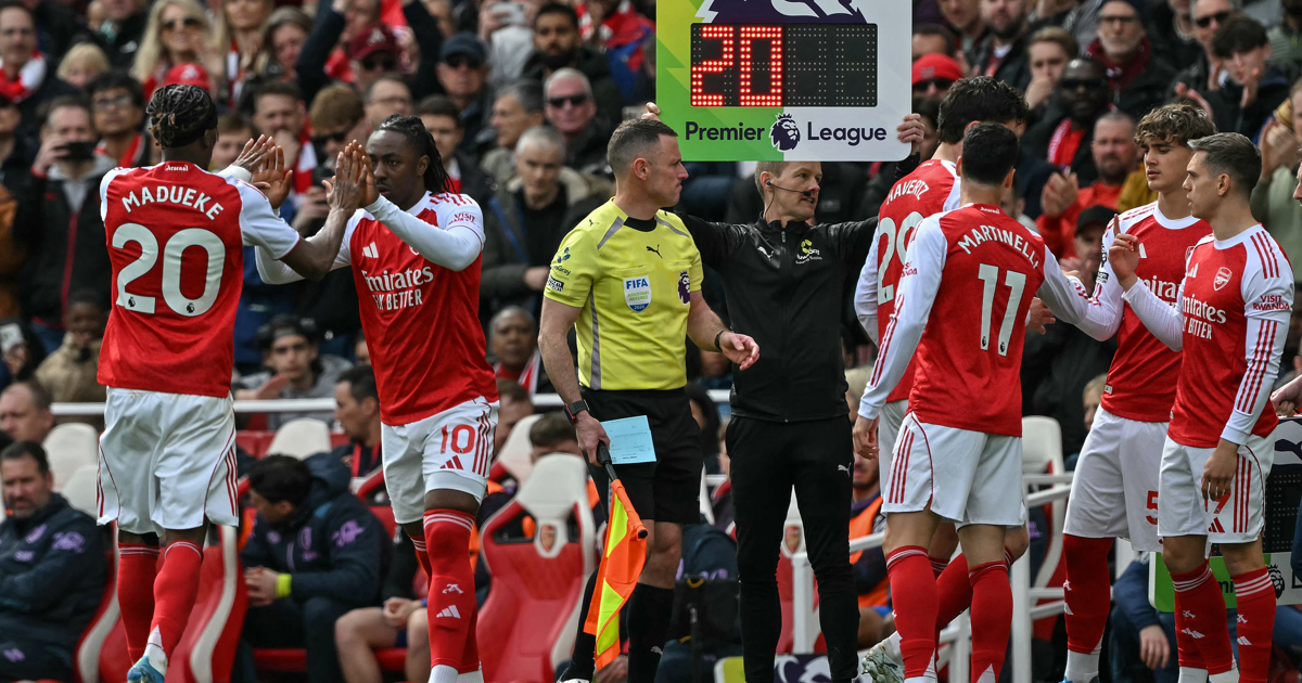 Arsenal defeat blows Premier League title race wide open