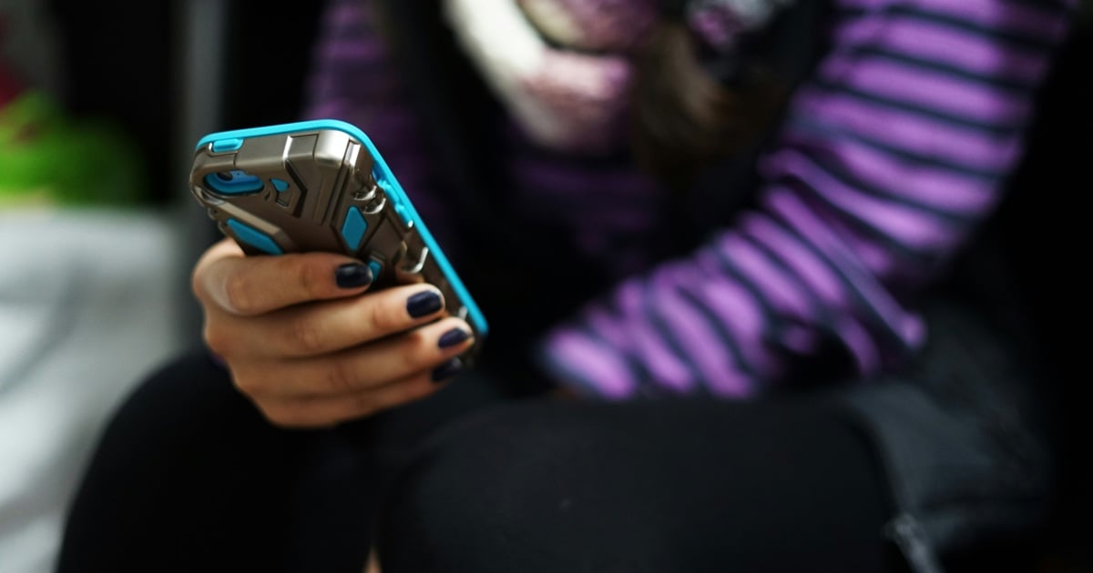 Camps Bay High to ban cellphones during school day from 2026