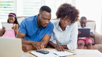 Study reveals Black South Africans now share top income bracket with white households Study reveals Black South Africans now share top income bracket with white households