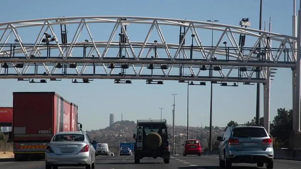 High-tech numberplates an extra step to fight crime using e-toll ...