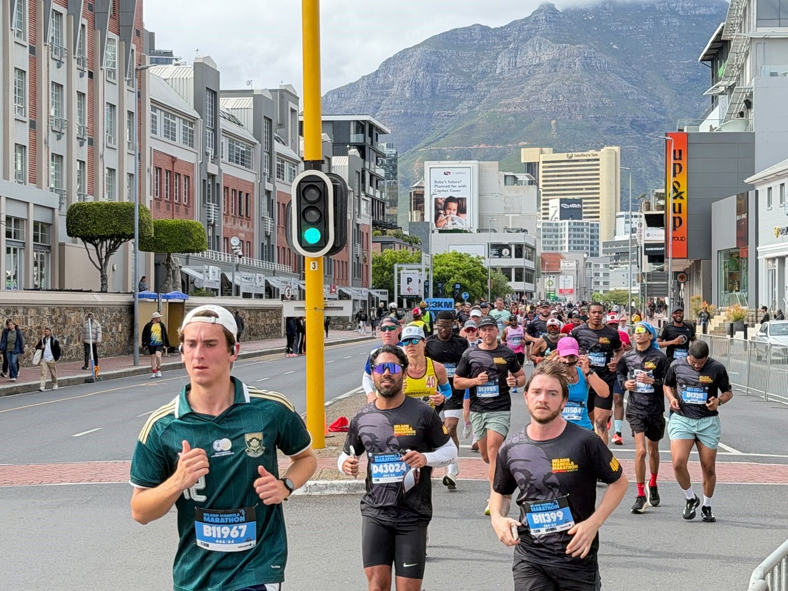 Runners fill Cape Town CBD for inaugural Nelson Mandela Marathon