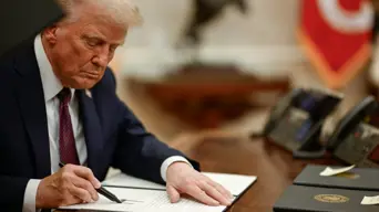 Trump signs order to extend China tariff truce by 90 days Trump signs order to extend China tariff truce by 90 days