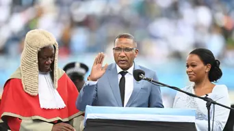 Botswana's new president takes oath in 'new dawn' Botswana's new president takes oath in 'new dawn'