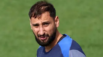 Man City sign goalkeeper Donnarumma from PSG as Ederson departs Man City sign goalkeeper Donnarumma from PSG as Ederson departs