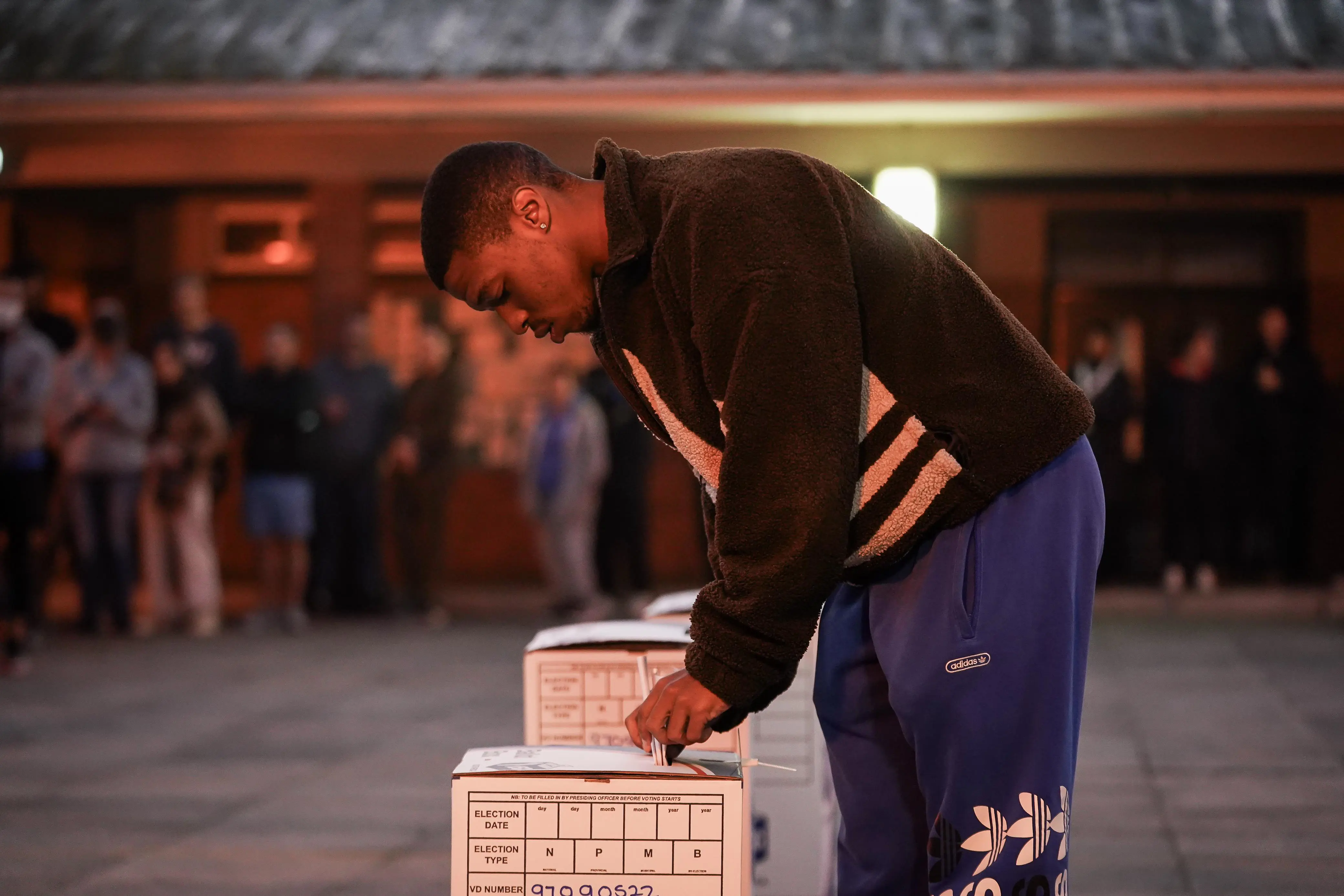 A man casts his vote at Rosebank Junior School in Cape Town on 29 May 2024. Picture: Skhu Nkomphela/Eyewitness News A man casts his vote at Rosebank Junior School in Cape Town on 29 May 2024. Picture: Skhu Nkomphela/Eyewitness News