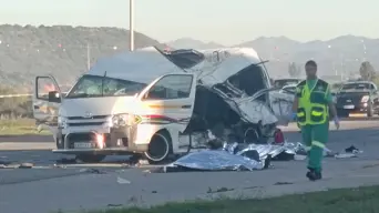 7 dead after taxi and bus collide in Kariega 7 dead after taxi and bus collide in Kariega