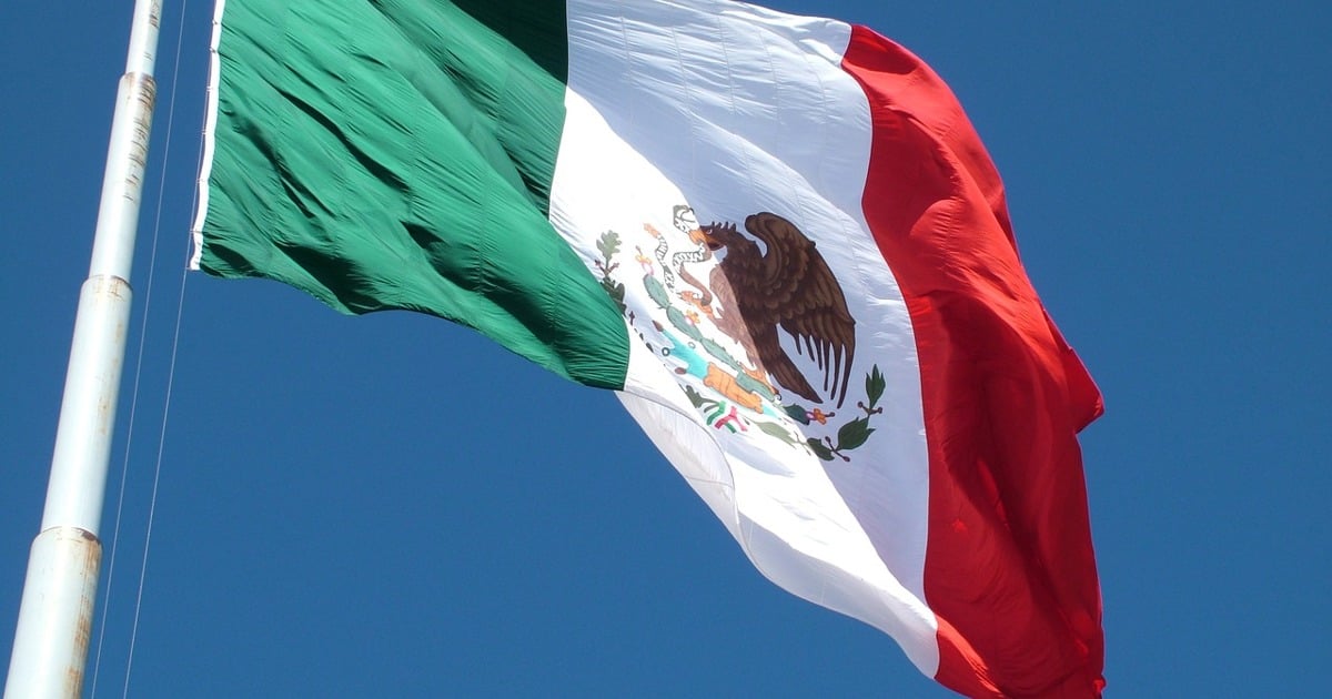 Mexico deploys 10,000 troops to end violence over drug lord's death 