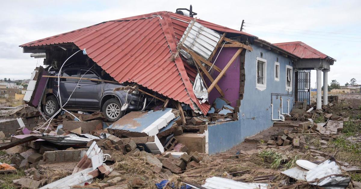EC govt: Search & rescue ops to prioritise recovering people trapped under ...