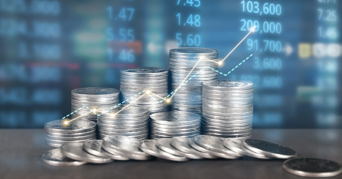 What to expect if the stock market does crash next year and HOW to prepare