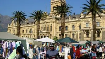 Informal traders raise concerns after being barred from Grand Parade ahead of festive lights switch-on Informal traders raise concerns after being barred from Grand Parade ahead of festive lights switch-on