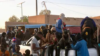 UK plans tougher rules for migrants seeking to stay in country UK plans tougher rules for migrants seeking to stay in country