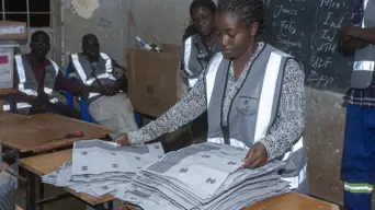 Malawi ruling party claims tampering in vote count Malawi ruling party claims tampering in vote count