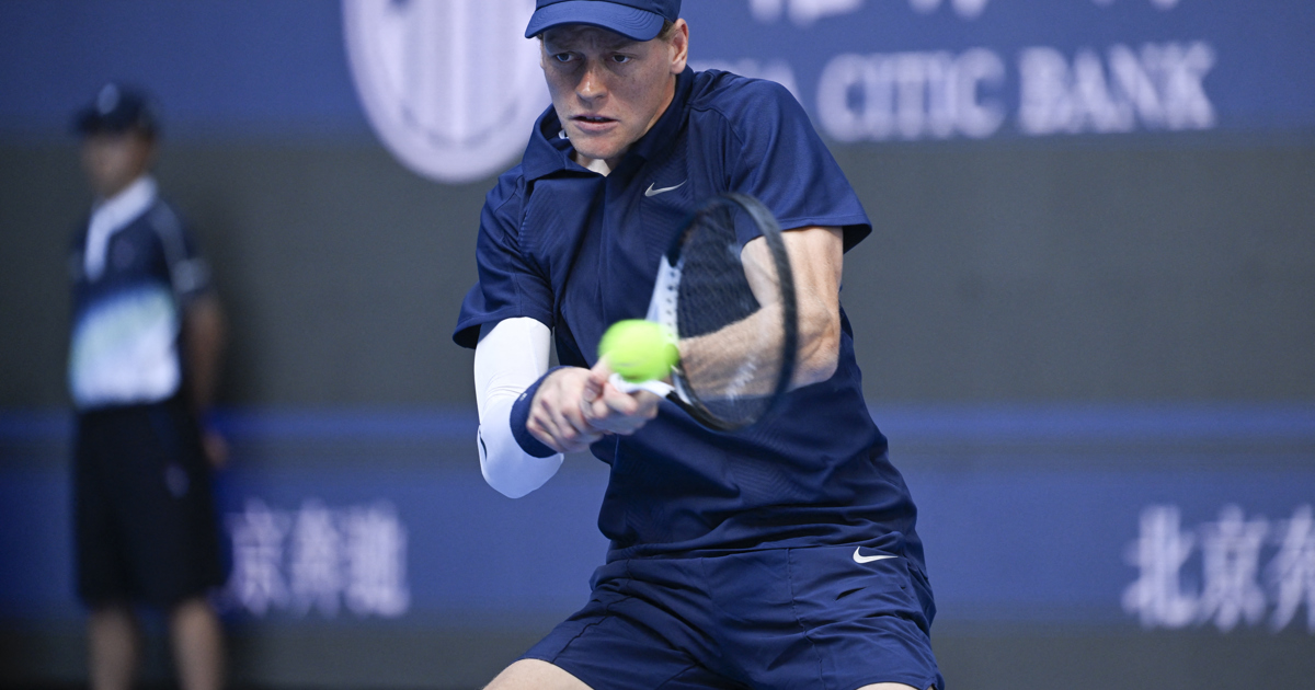 Sinner boosts number one bid in Paris, to face Zverev in semis