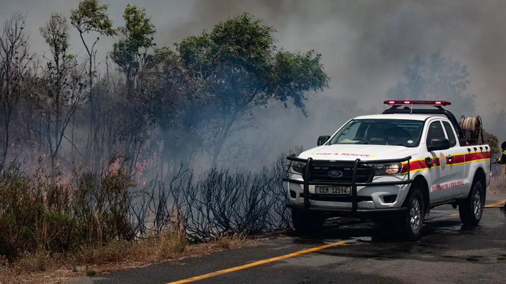 Firefighters in the Overstrand Municipality continue to battle fires on ...