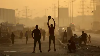 Trapped under Israeli bombardment, Gazans fear the 'new border' Trapped under Israeli bombardment, Gazans fear the 'new border'