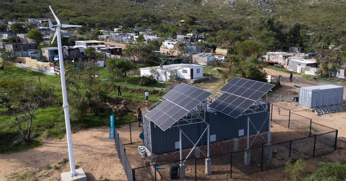 Off-the-grid, full-flush toilets make life easier for residents of informal settlements in CPT