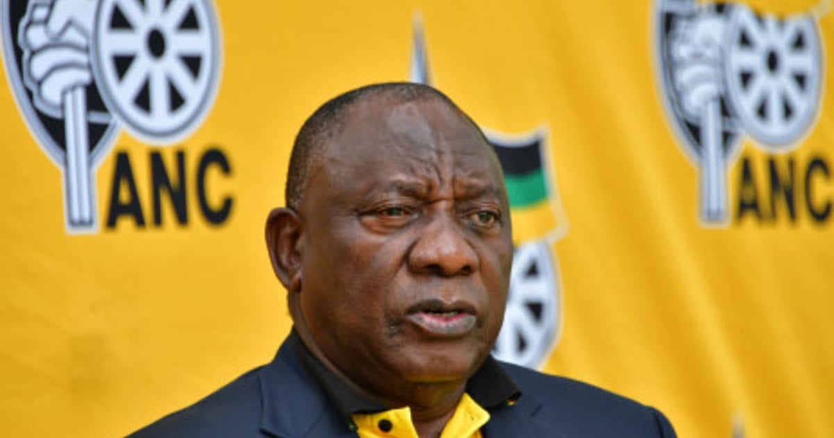 Ramaphosa bekräftigt bei Farisanis Beerdigung seine Forderung nach ...