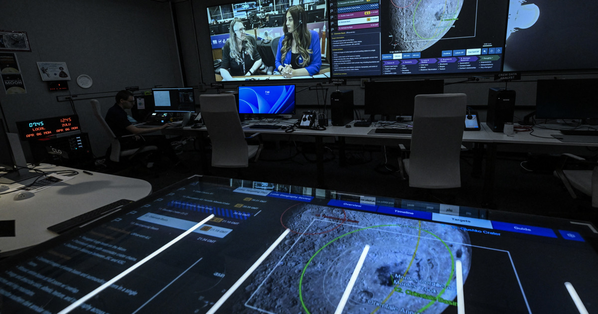 NASA releases picture of 'Earthset' shot by Artemis crew