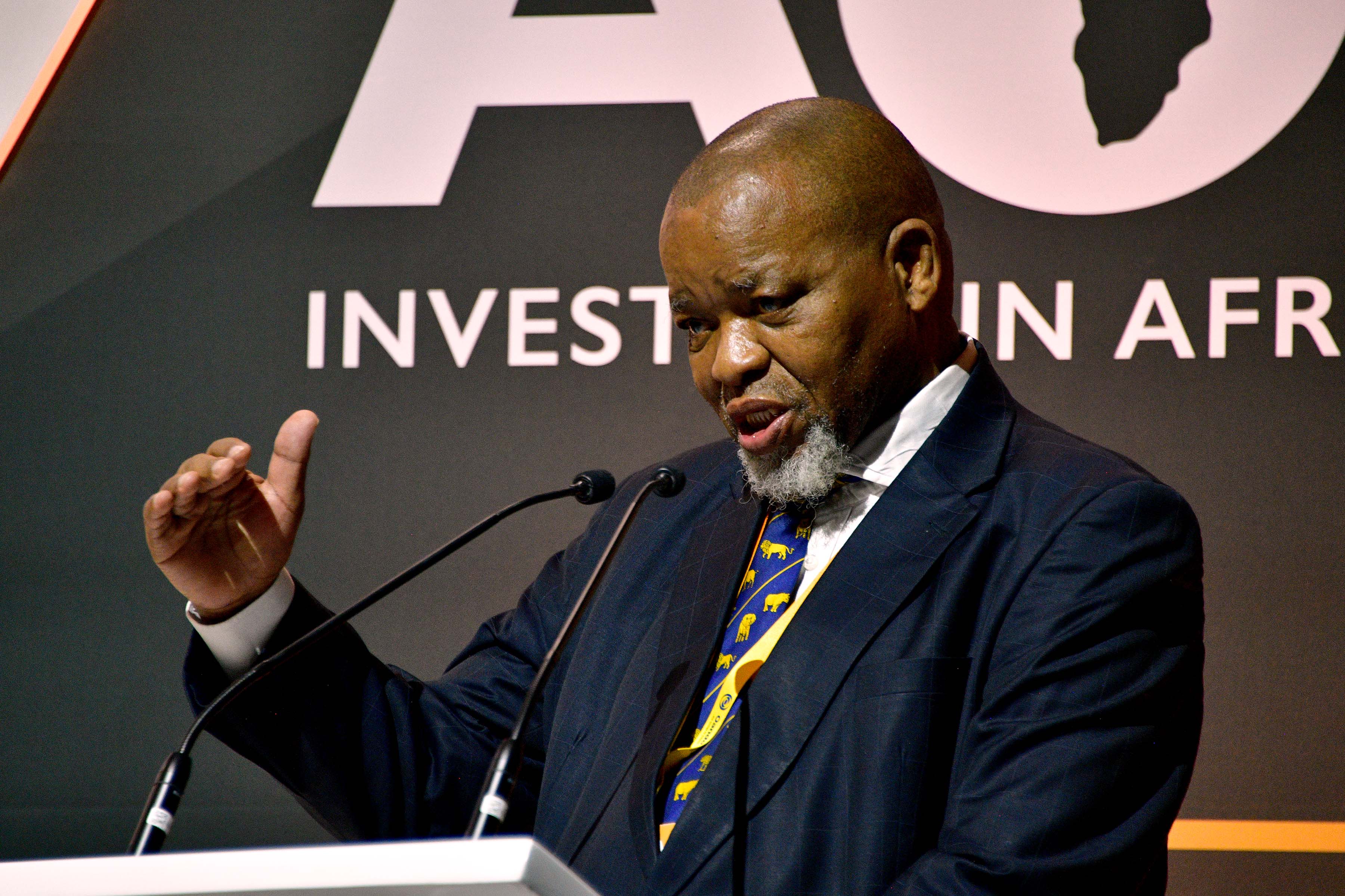Mantashe says inquiry into police corruption will allow those