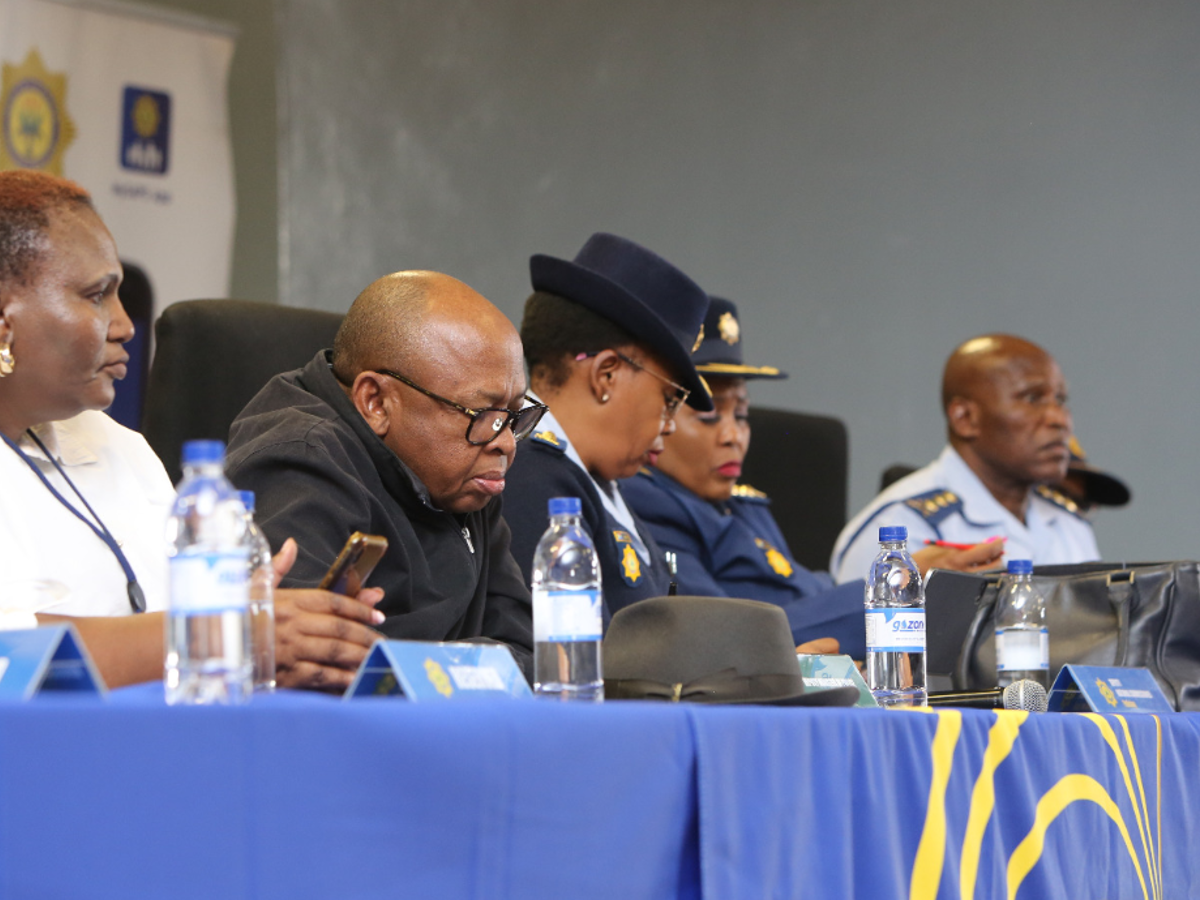 Paarl community claims terror at the hand of criminals in police uniform - Vimarsana News