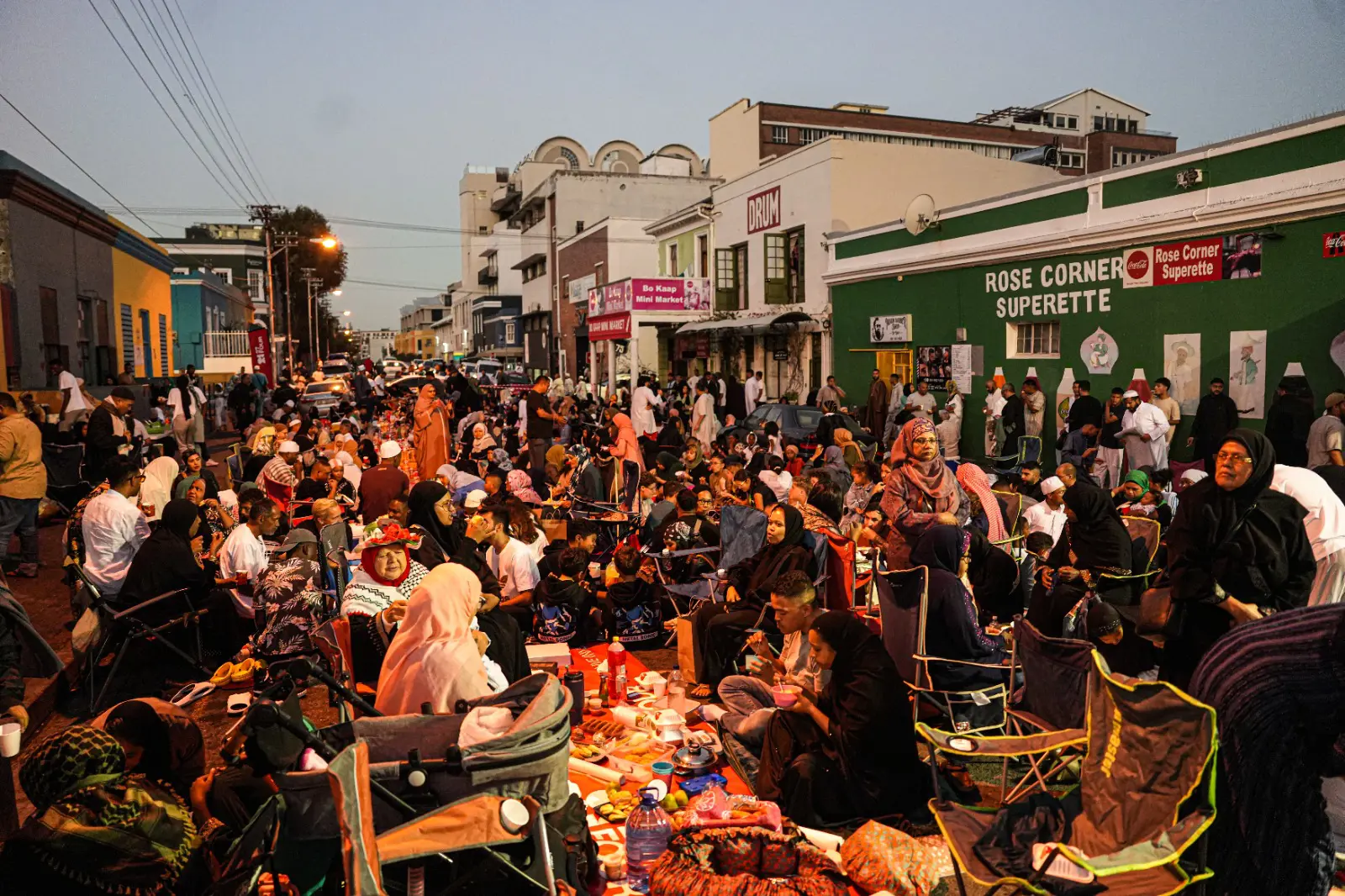 On 8 March 2025, Wales and Rose Streets in Cape Town were closed off to traffic for the annual Boeka in die Bo-Kaap. Picture: Kayleen Morgan/Eyewitness News On 8 March 2025, Wales and Rose Streets in Cape Town were closed off to traffic for the annual Boeka in die Bo-Kaap. Picture: Kayleen Morgan/Eyewitness News