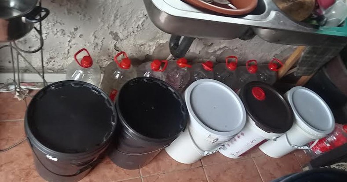 There are taps and flush toilets in this Durban township - but no water