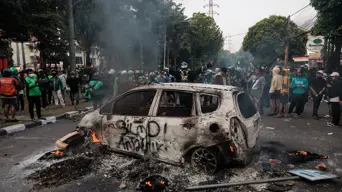 Indonesia protest blaze kills 3 as anger erupts over driver death Indonesia protest blaze kills 3 as anger erupts over driver death