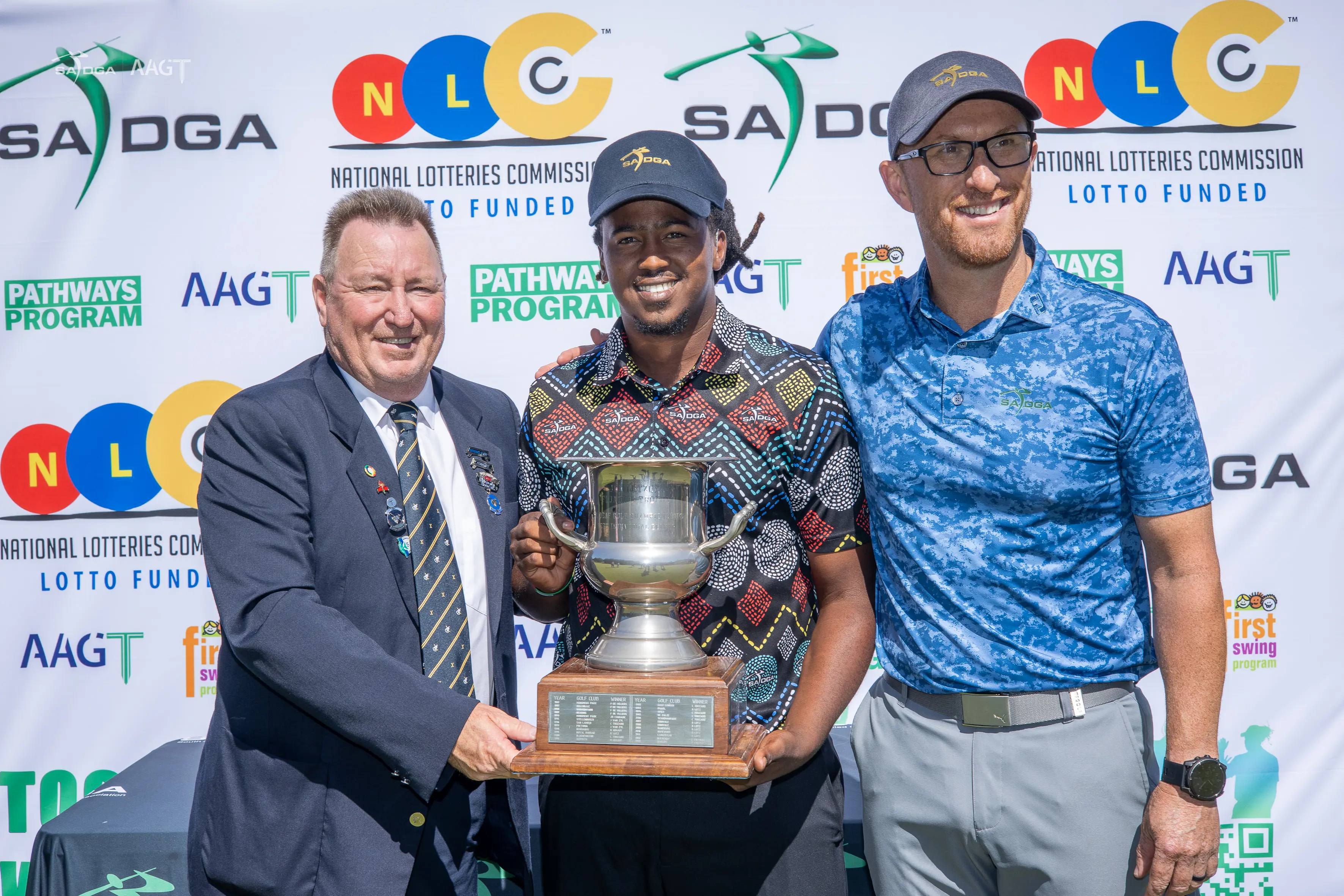 South African deaf golfer (in the middle) Charles Williams. Picture: South African Disabled Golf Association. South African deaf golfer (in the middle) Charles Williams. Picture: South African Disabled Golf Association.