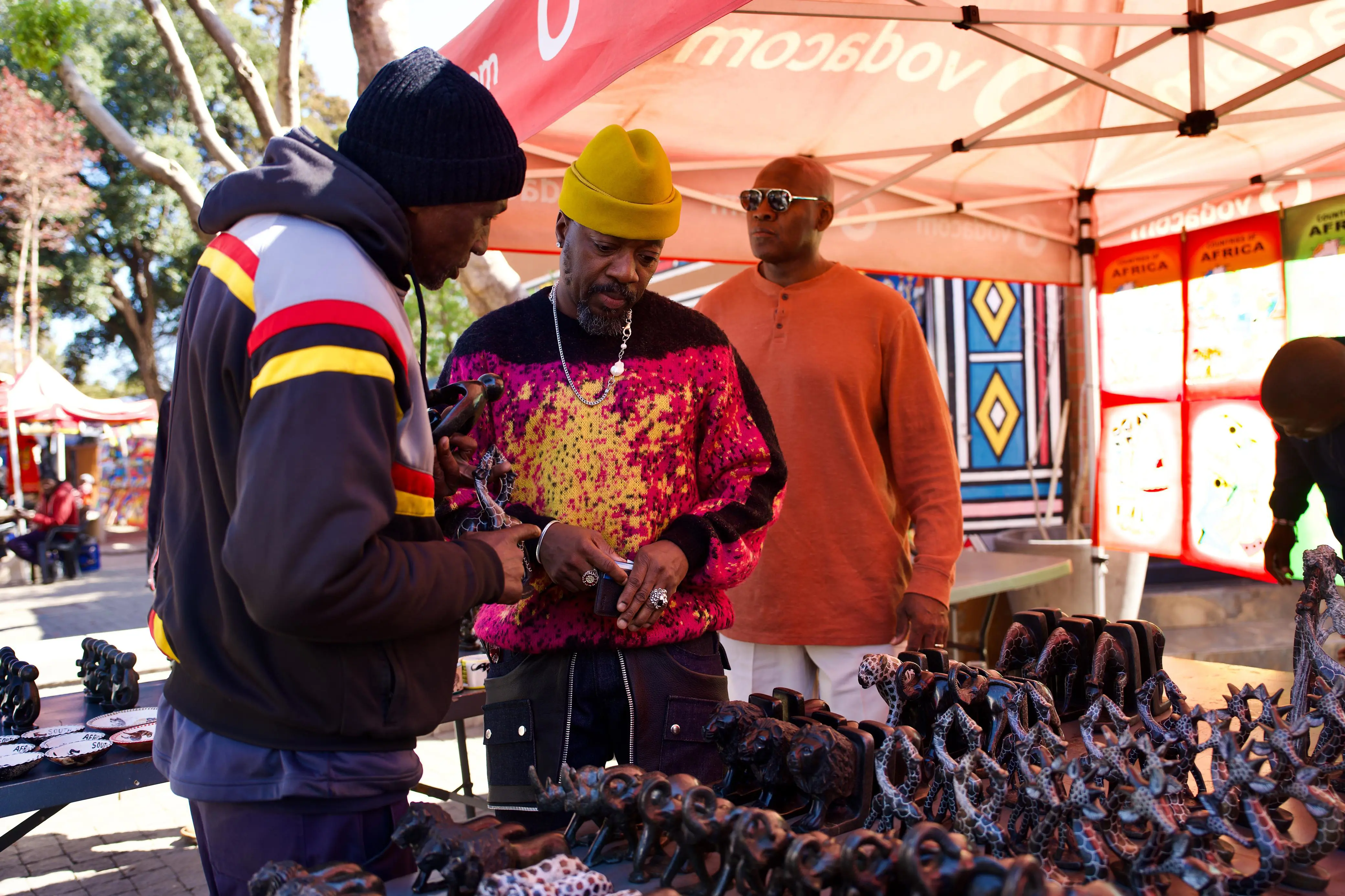 Hamilton with some locals at the Hector Pieterson Museum. Picture: Katlego Jiyane/Eyewitness News Hamilton with some locals at the Hector Pieterson Museum. Picture: Katlego Jiyane/Eyewitness News
