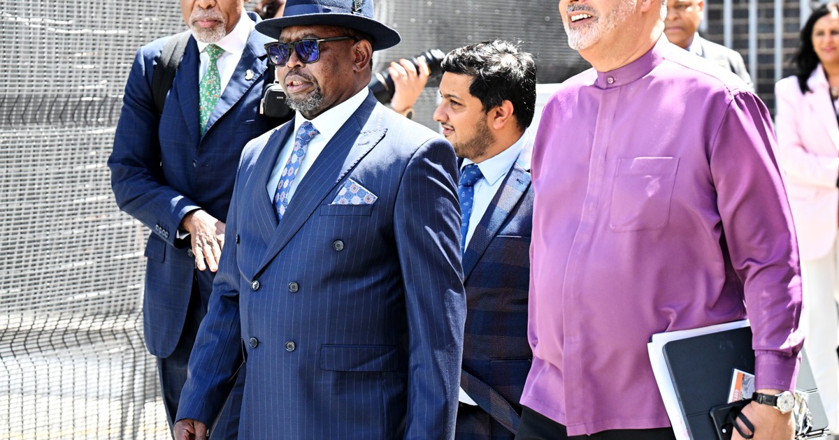 Finance Minister lauds Kieswetter for turning SARS around