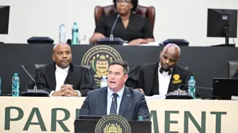 Steenhuisen announces massive vaccine shipment in fight against foot-and-mouth disease Steenhuisen announces massive vaccine shipment in fight against foot-and-mouth disease