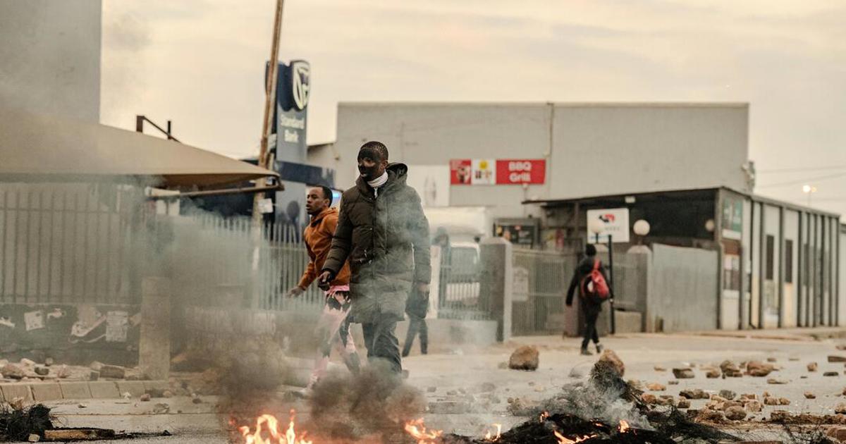 After violent protests, Ekurhuleni Mayor Xhakaza temporarily suspends ...