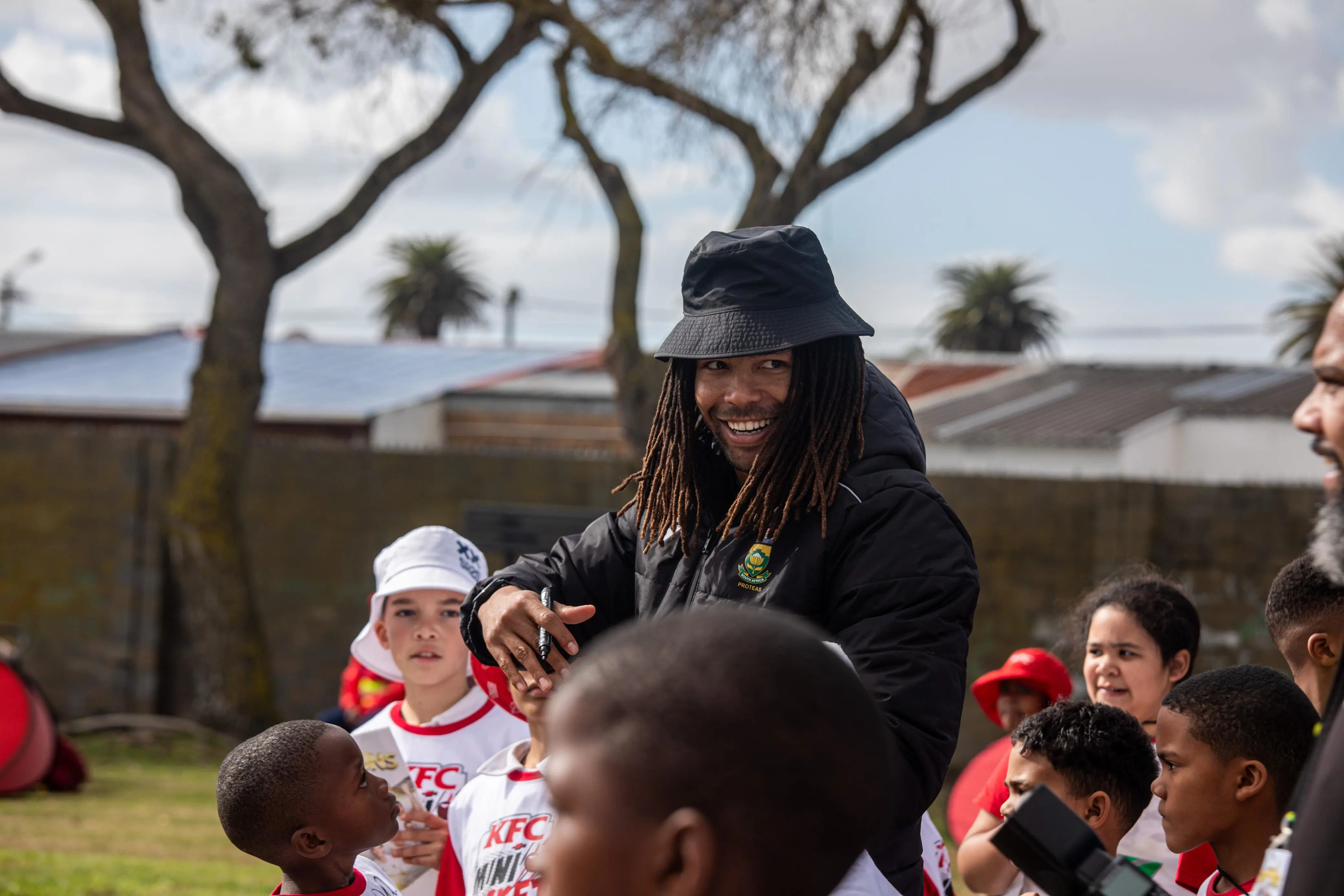 Proteas opening batter Tony de Zorzi gives out autographs at the Langa Sports Ground in Langa, Cape Town on 25 July 2025. Picture: Kayleen Morgan/EWN Proteas opening batter Tony de Zorzi gives out autographs at the Langa Sports Ground in Langa, Cape Town on 25 July 2025. Picture: Kayleen Morgan/EWN