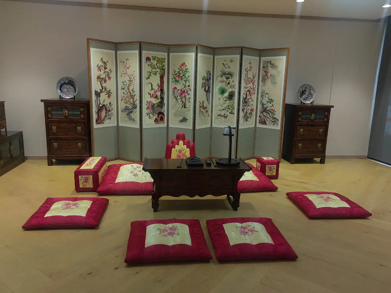 Installation at the Korean Cultural Centre in Pretoria of a traditional noble living space. Picture: Ntokozo Khumalo/EWN Installation at the Korean Cultural Centre in Pretoria of a traditional noble living space. Picture: Ntokozo Khumalo/EWN