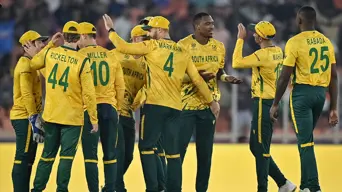 South Africa pile up 213-4 against Canada in T20 World Cup South Africa pile up 213-4 against Canada in T20 World Cup