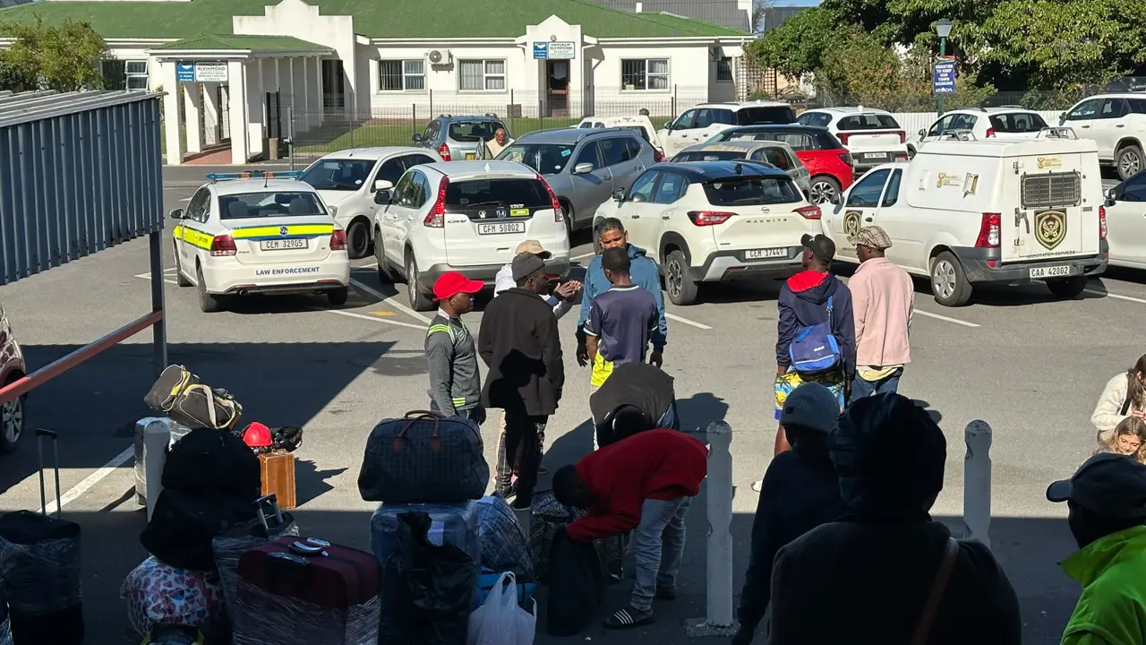 Activists urge undocumented migrants to leave SA