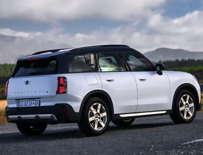 【新品】ZION EIZO#4 Journey of A Countryman New, bigger Mini Countryman makes 'digital quantum leap'