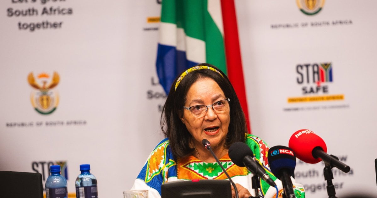 De Lille says plans in place to address safety concerns for tourists this festive season