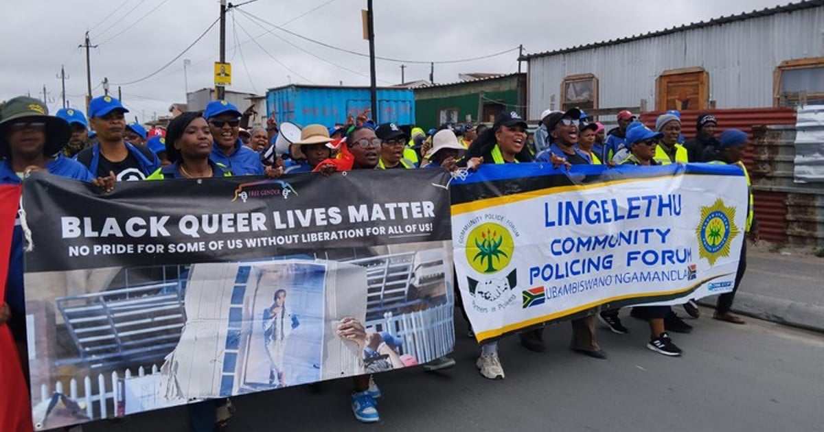 'You’d swear everyone owns a gun' says Khayelitsha police forum member - EWN