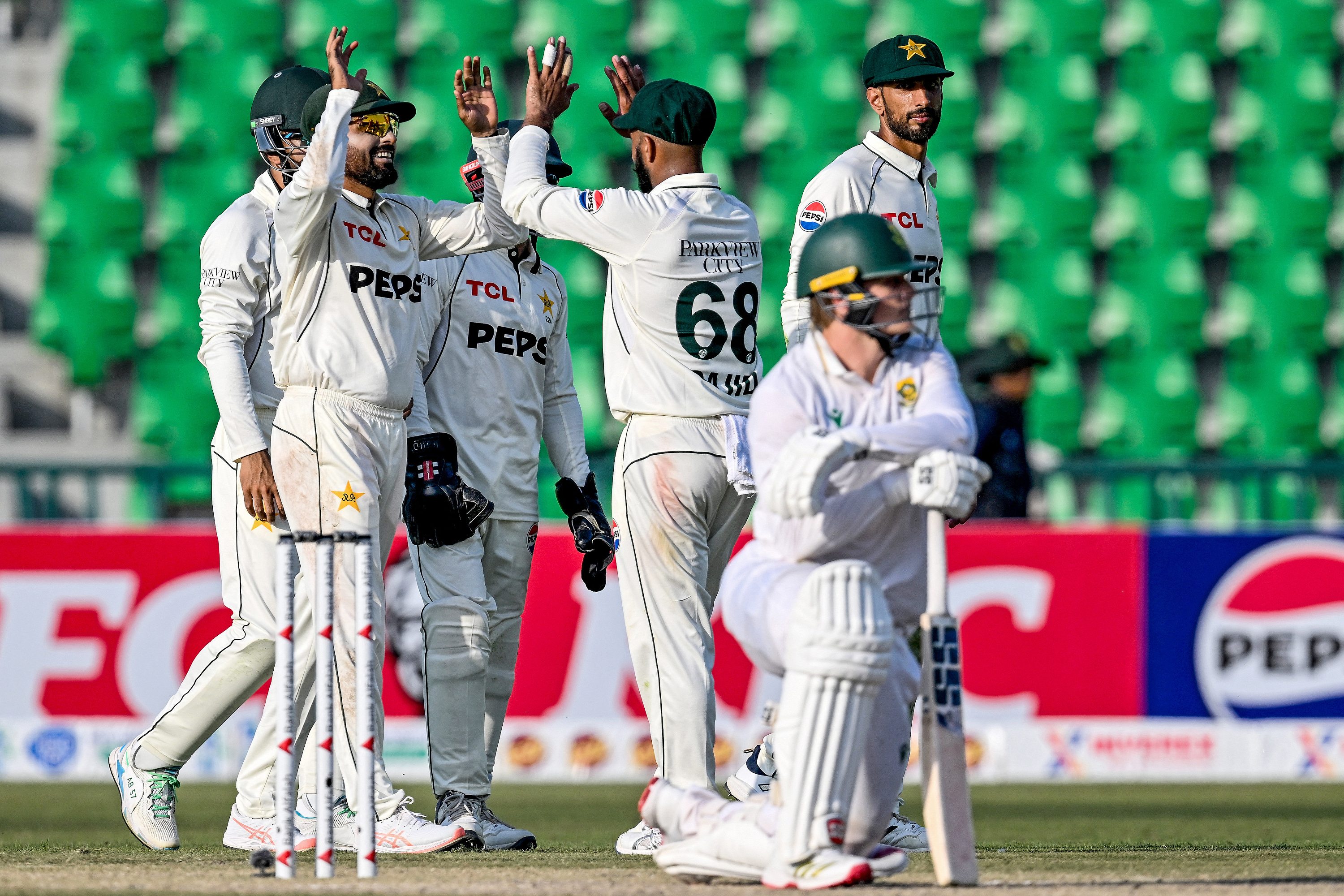 Noman derails Proteas to 216/6 in first Pakistan Test