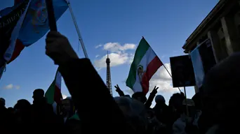 Iran crackdown fears grow as protests persist Iran crackdown fears grow as protests persist