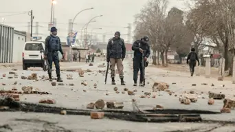 At least a dozen Tembisa residents injured in running battles with Ekurhuleni police At least a dozen Tembisa residents injured in running battles with Ekurhuleni police